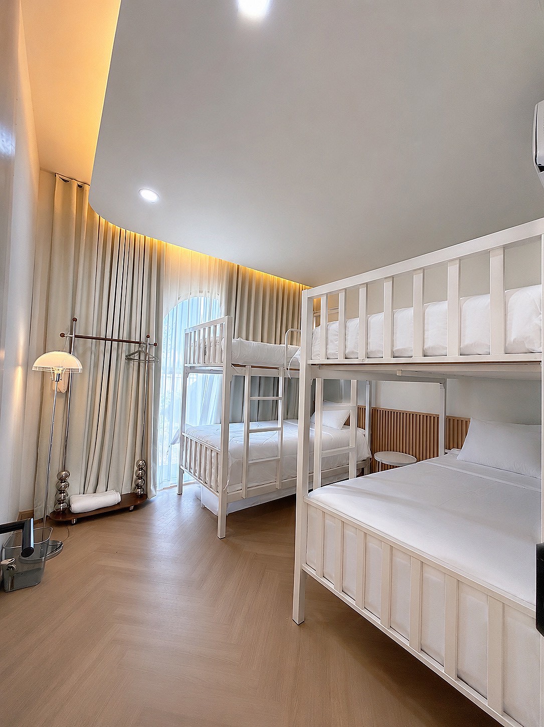 room_2.jpg