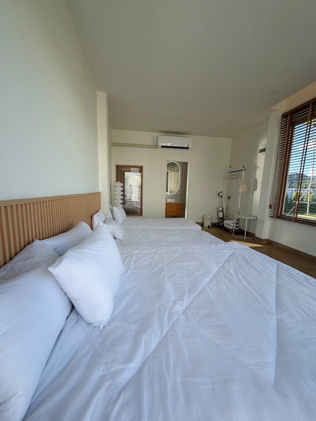 room_4.jpg